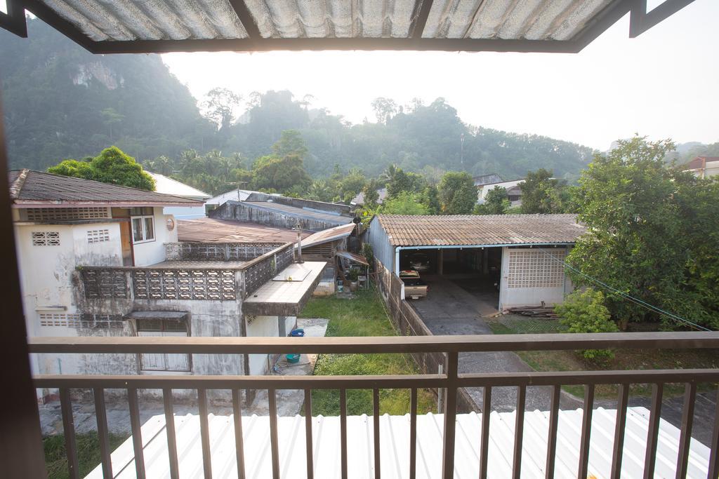 The Sleep Phang-Nga Bilik gambar